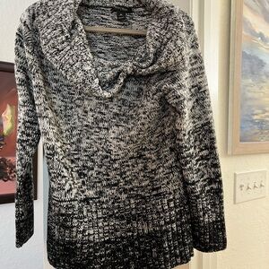 Very pretty White House/ Black Market Sweater!!